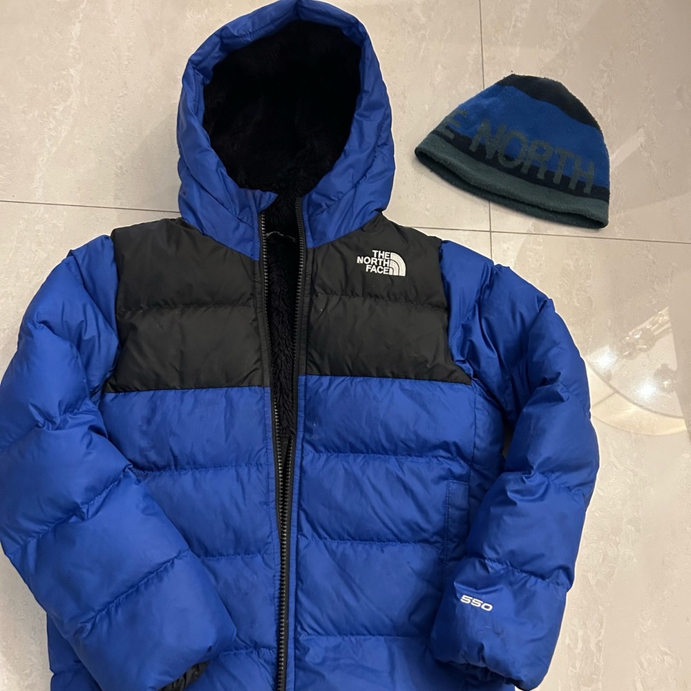 North face 550 jacket with matching hat